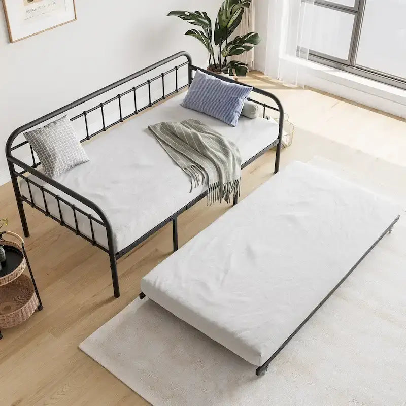Struttura letto a giorno in metallo nero, per due persone, con letto estraibile